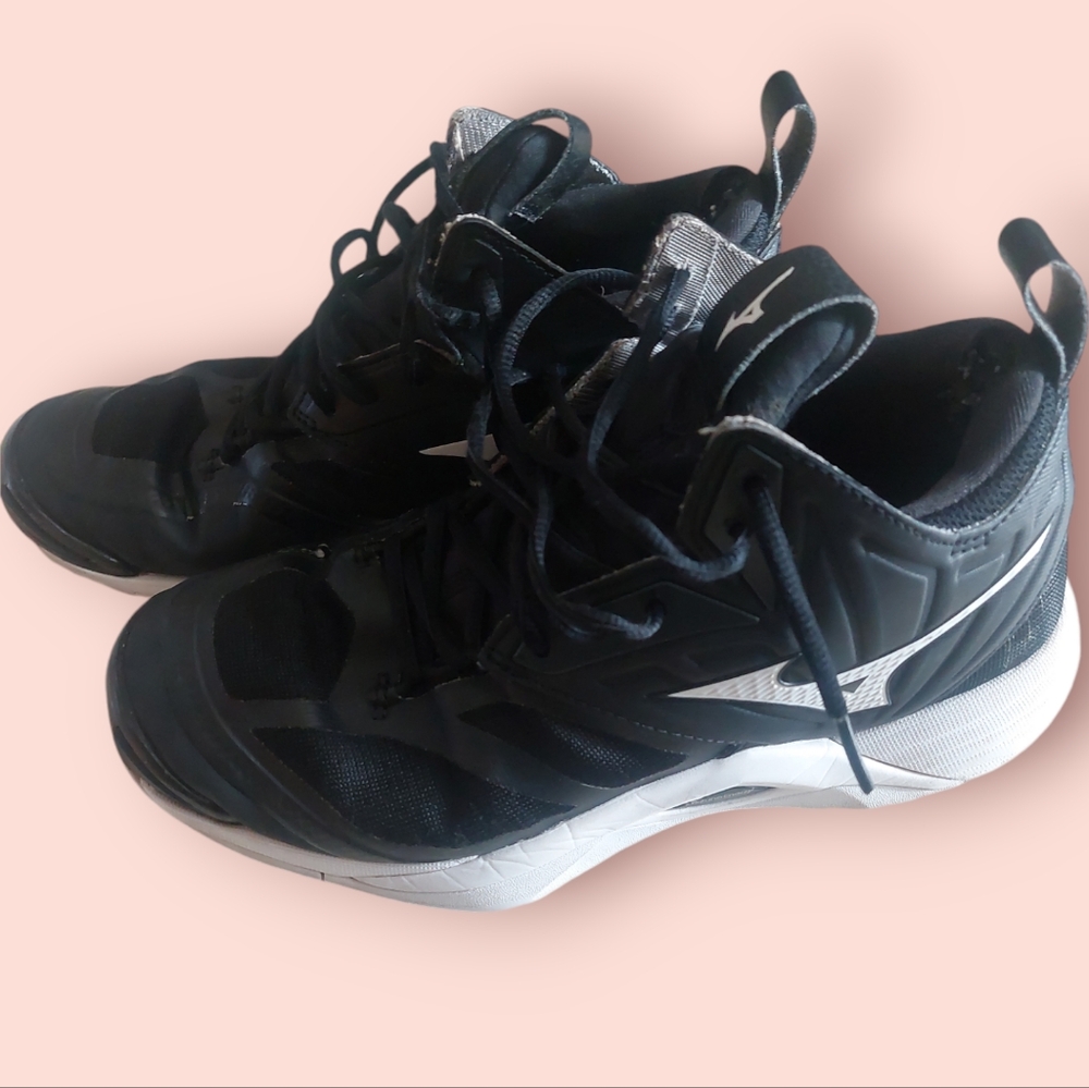 Mizuno Volleyball Shoes Size 7